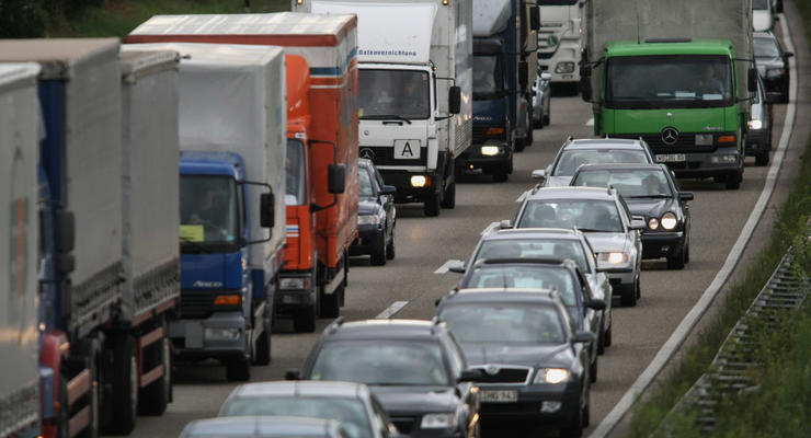 В Киеве вводят ограничение на въезд грузовиков: когда начнет действовать