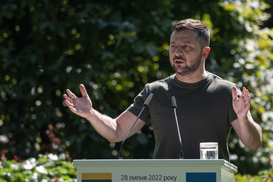 Зеленский анонсировал повышение пенсий и зарплаты в Украине