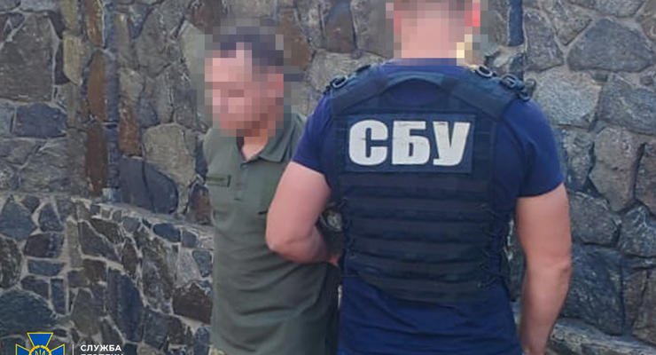 За взятки "списывали" уклонистов: СБУ задержала чиновников военкоматов и ВВК