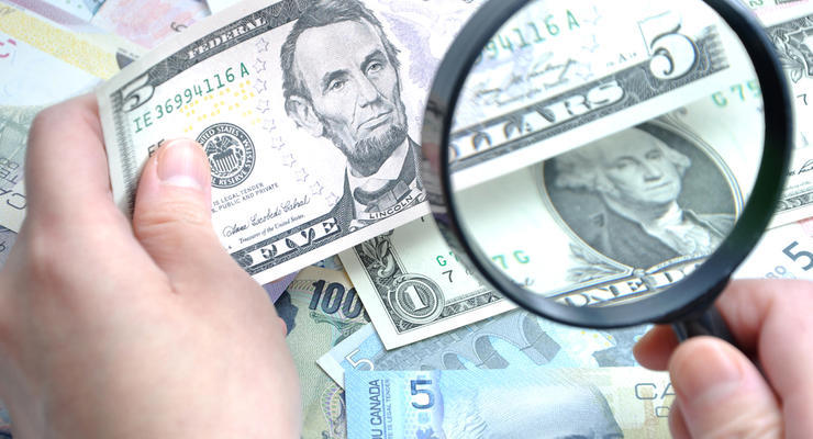 Ситуация на валютном рынке Украины: спрос на доллары превышает предложение