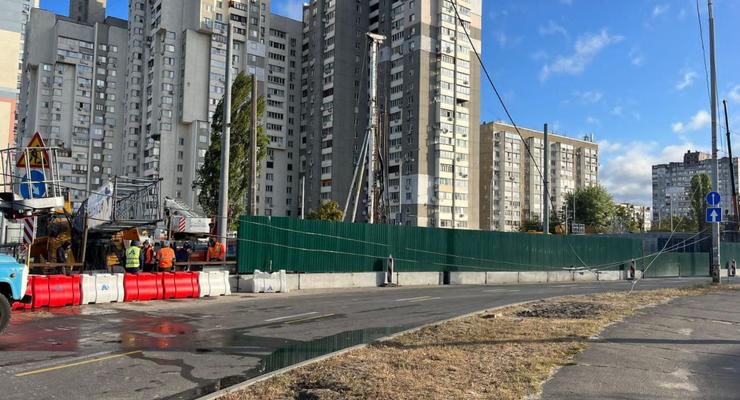 В Киеве упал строительный кран: изменено движение общественного транспорта