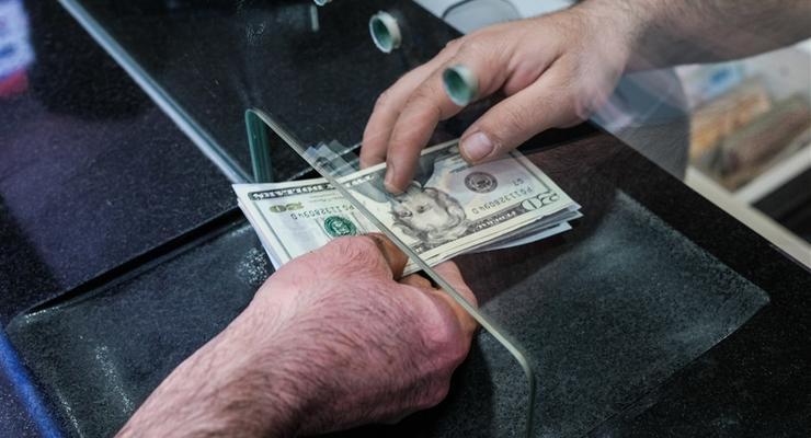 Курс валют на 13.10.2023: доллар катится вниз