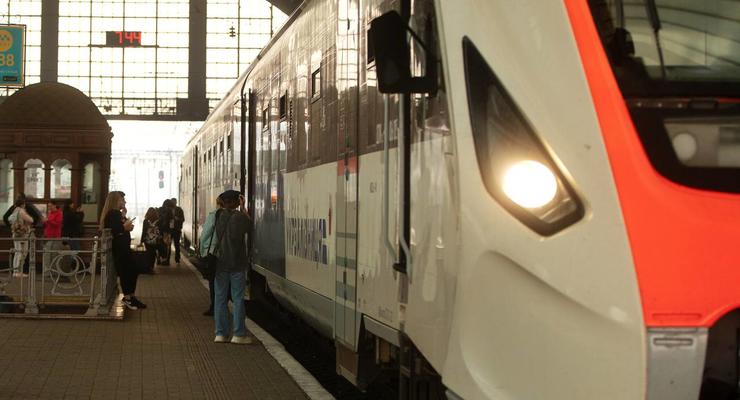 В поездах УЗ могут ввести мужские купе: на сайте Кабмина появилась петиция