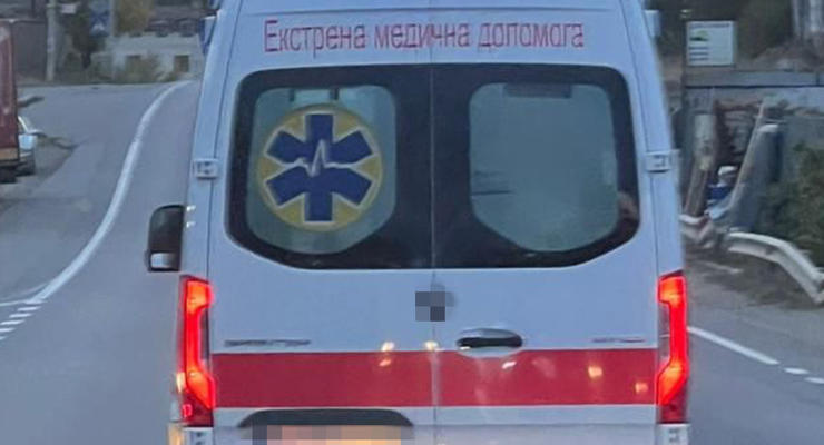 Перевозили уклонистов в каретах "скорой": в Одесской области разоблачили преступную схему