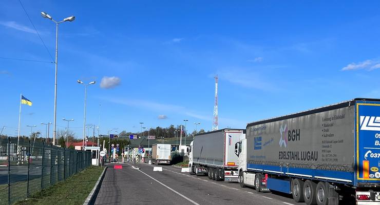Протест перевізників: на українсько-польському кордоні заблоковано понад 20 тис вантажівок