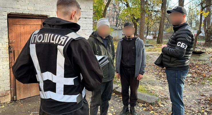 Збирали гроші на "лікування" військових та дітей: київські поліцейські викрили шахраїв