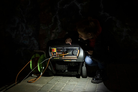 Большинство украинцев готовились к проблемам со светом зимой: что делали