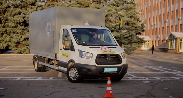 Люди с инвалидностью смогут получить права категории С1 / t.me/mvs_ukraine