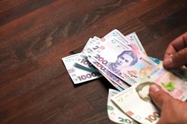 Выплаты для ВПЛ продлили: кто не останется без денег