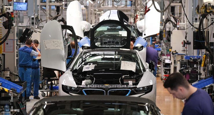 Світове виробництво авто продовжує зростати: де випускають найбільше машин