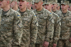 Часть срочников уже подписала контракт с ВСУ, - Зеленский