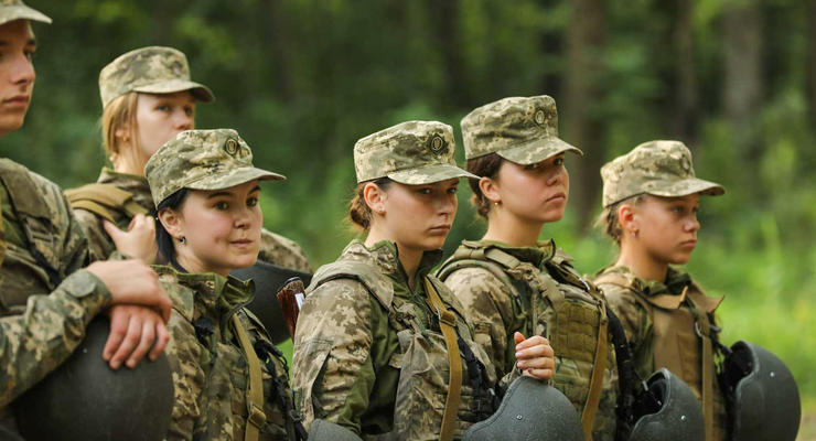 Количество женщин в ВСУ увеличивается: сколько защитниц в украинской армии