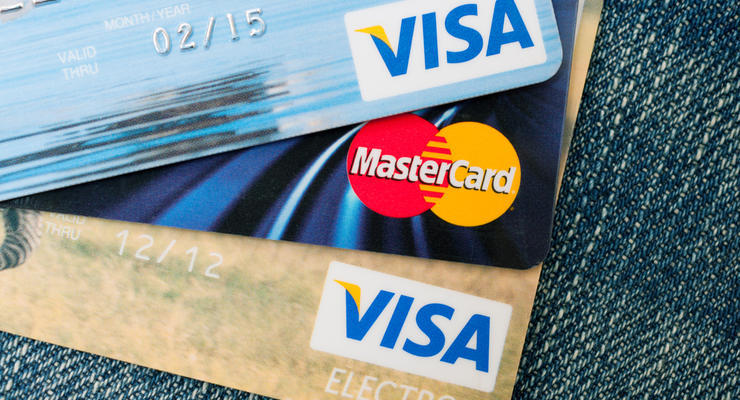 Спливає термін дії картки ПриватБанку: що робити клієнтам