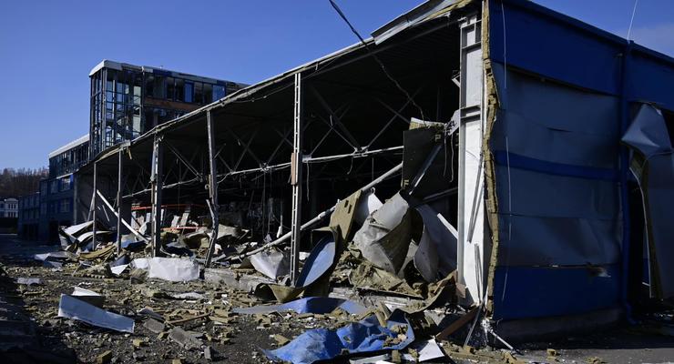 Склад Rozetka сгорел в результате ракетной атаки на Киев - фото