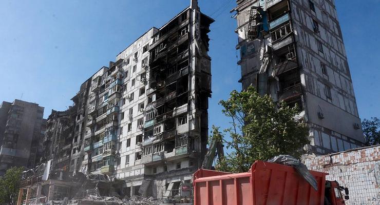 Квартиры нет, а квитанции приходят: в оккупированном Мариуполе разносят платежки по разрушенным домам
