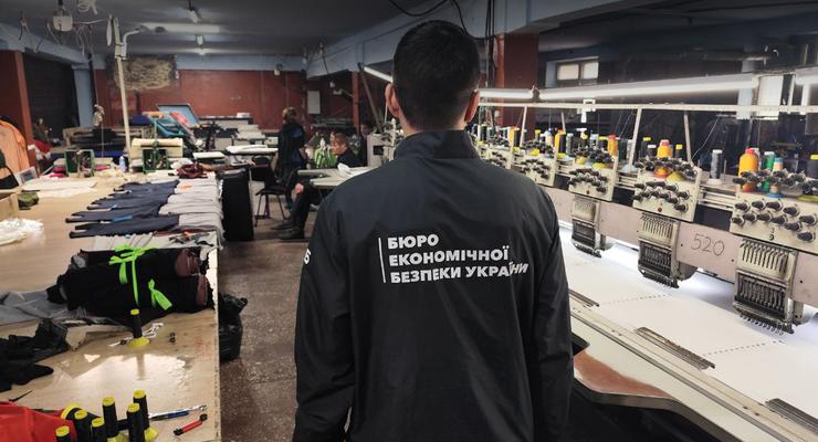 В Одессе нашли цех по подделке "брендовой" одежды: где продавали вещи
