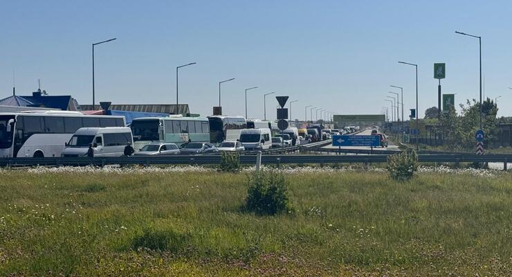 На польской границе вновь образовались пробки: с чем связано