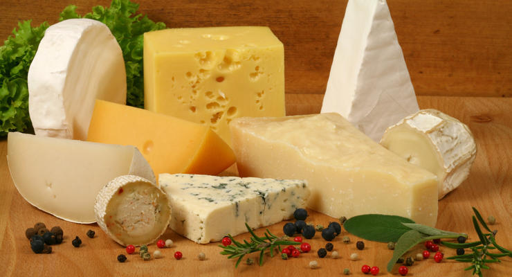Україна збільшила імпорт сирів: з яких країн завозять продукт