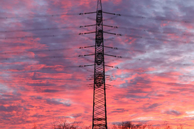 Укрэнерго пересмотрело графики отключения света 22 мая: когда не будет электричества