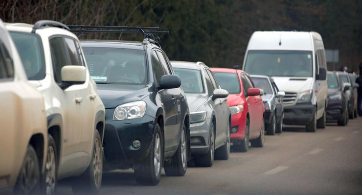 Машини з пробігом до 5 років: українці віддають перевагу бензиновим авто та електрокарам