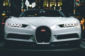 Украинские беженцы в Польше массово скупают авто премиум класса