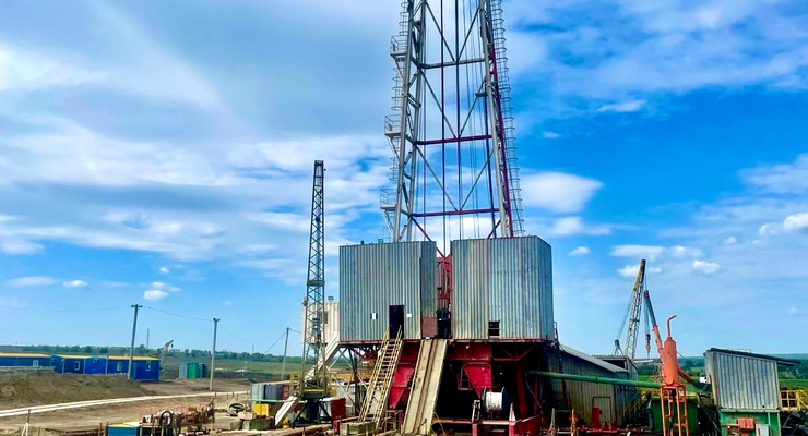 Укрнафта розпочала зводити нову свердловину  / facebook.com/Ukrnafta