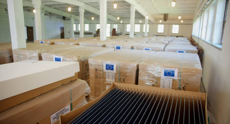 Украина получила тысячи солнечных панелей для больниц - Минэнерго