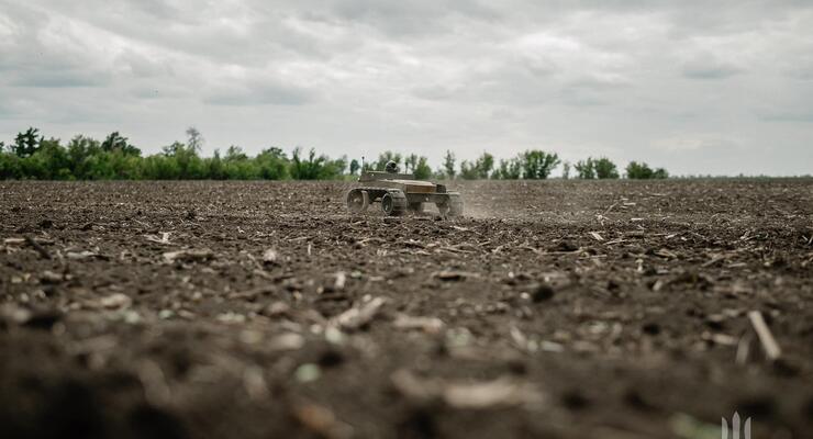 Міноборони закупить в українських виробників наземні дрони-камікадзе