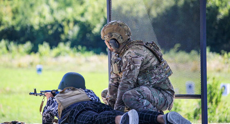 Наступного тижня ЄС вперше обговорить відправку військових інструкторів до України