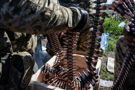 Трем экс-министрам обороны Украины сообщили о подозрении: детали