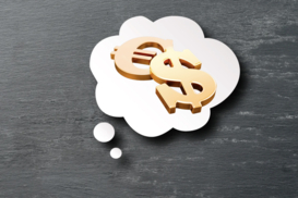 Аналитики КИТ Group: продавать доллары сейчас нет смысла, а новые сбережения следует формировать в евро