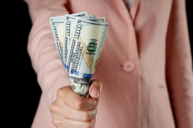 Украинки могут получить до $7000 на собственное дело: что известно