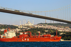 Российский газовый монстр зафиксировал падение прибыли на треть