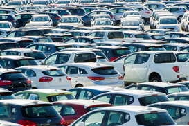 Спрос на бензиновые авто уменьшается, электрокары становятся все популярнее