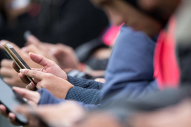 Качественная связь в селах и на дорогах: Зеленский подписал важный закон