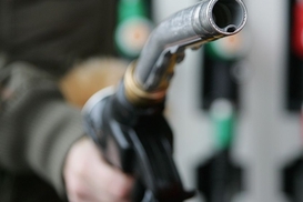 Цены на топливо в Украине могут снизиться: на сколько и когда