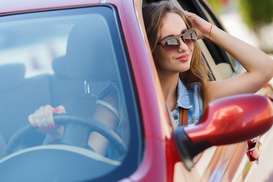 Украинцы могут подарить авто без уплаты налогов: какие условия