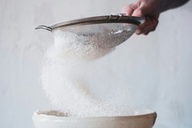 Несладкая жизнь: украинцы стали потреблять меньше сахара