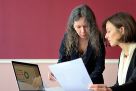 За рулем и станком: женщины овладевают "мужскими" профессиями