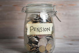 Пенсии под обстрелами: как будут выплачивать деньги в Донецкой области