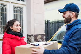 Клиенты Укрпочты смогут экономить на международной доставке: что изменилось