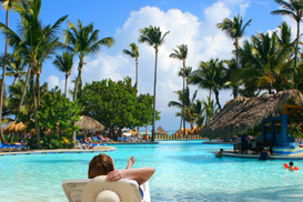 Чемодан, вокзал, никуда: россиянам могут ограничить путешествия за границу