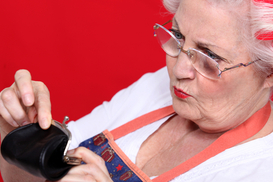 Отчисления из пенсии: в каких случаях могут забрать часть выплат