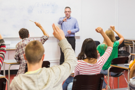 В школах не хватает учителей: какие предметы некому будет преподавать