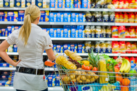 Есть дорого: как изменились цены на продукты за годы большой войны