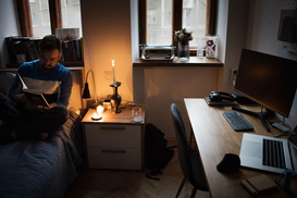 Украинцам советуют запастись наличными: как подготовиться к блэкаутам