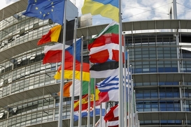 Европа не справляется с тремя стратегическими задачами по Украине - СМИ