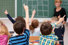 Стаж для надбавки: Кабмин принял решение относительно учителей за границей