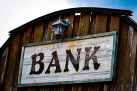 Рекордні 100 тисяч позовів: в Україні банки стали частіше судитися з боржниками