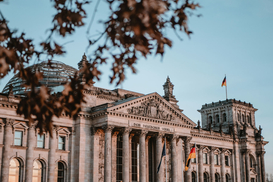 Германия будет страховать инвестиции в Украину: детали